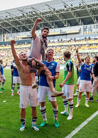 Während Bielefeld in Dresden die Rettung feierte, müssen die Löwen den bitteren Gang in die Relegation antreten. Gegner ist der SSV Jahn Regensburg.