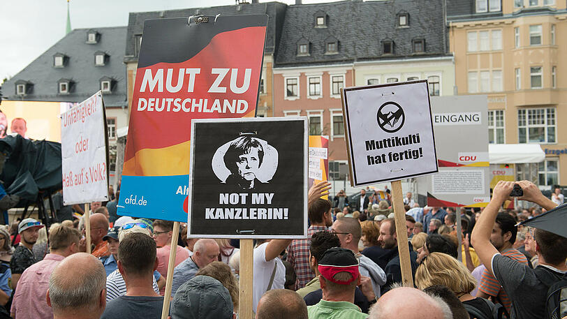 Proteste gegen Angela Merkel im sächsischen Torgau.