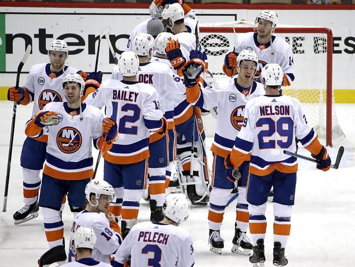Die New York Islanders freuen sich über das Erreichen der nächsten Runde.