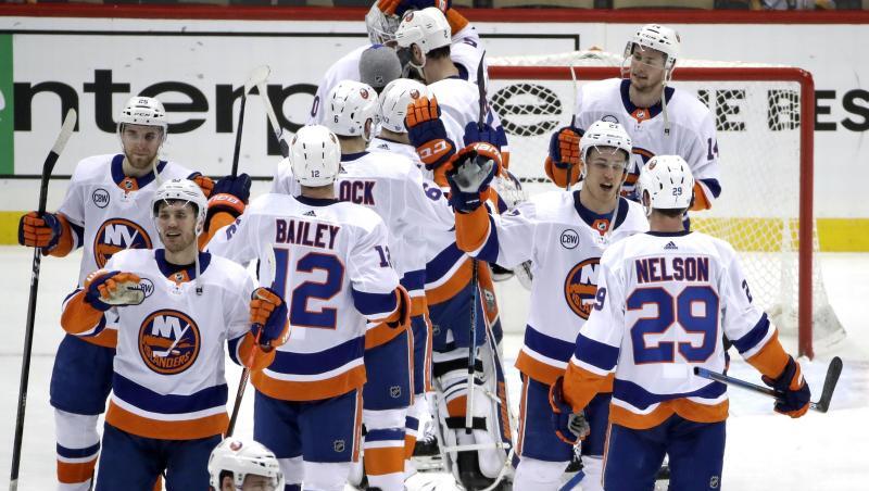 Die New York Islanders freuen sich über das Erreichen der nächsten Runde. Die New York Islanders freuen sich über das Erreichen der nächsten Runde.