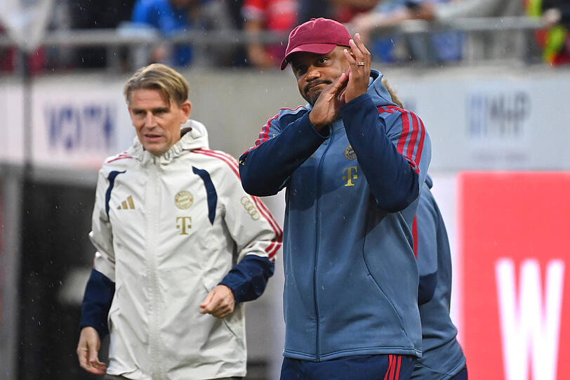 Gutes Verh&auml;ltnis: Freund und Cheftrainer Vincent Kompany (r.).