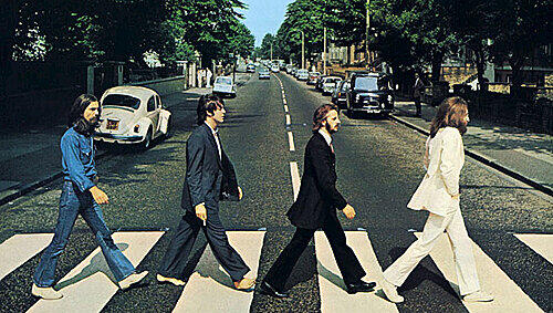 Das Treffen der Beatles mit Elvis Presley war eher merk- als denkwürdig. Das Treffen der Beatles mit Elvis Presley war eher merk- als denkwürdig.
