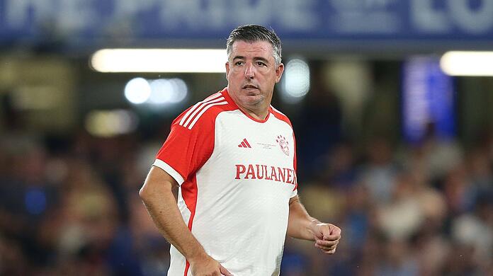 Roy Makaay im Trikot der FC-Bayern-Legenden.