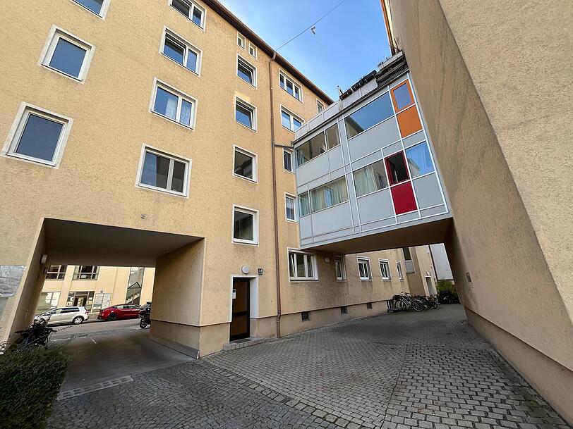 Vom Hof aus geht es ins Haus.