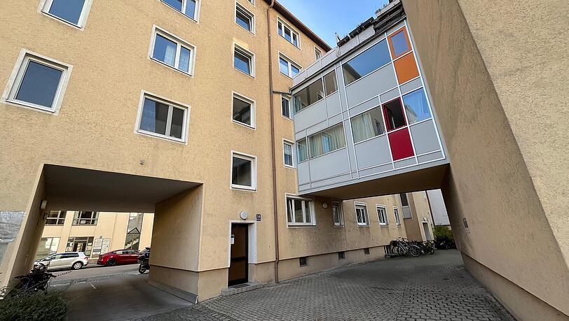 Vom Hof aus geht es ins Haus.