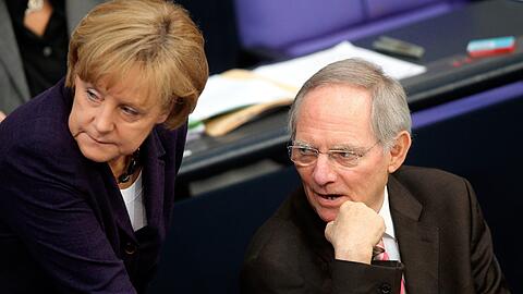 Angela Merkel und Wolfgang Schäuble während der ersten Bundestagsabstimmung zur Griechenland-Hilfe 2010.