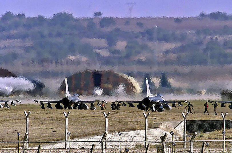 Die Luftangriffe der türkischen Armee gegen Lager der verbotenen kurdischen Arbeiterpartei PKK im Nordirak heizen den Kurdenkonflikt wieder an.