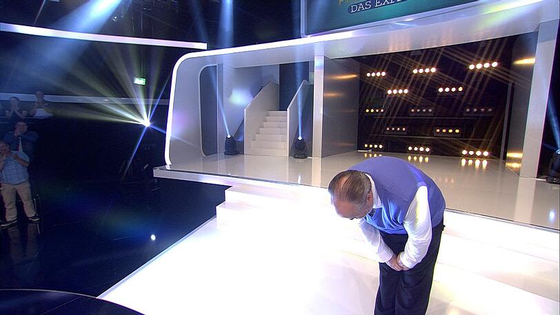 Wer hätte das gedacht: Promi-Liebling Hubert Kah muss das Haus kurz vor dem Finale verlassen. Die Bilder von seinem Auszug.