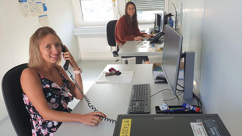 Im Einsatz gegen Corona: Sabrina Duffner (l.) und Stephanie Reich vom Miesbacher Contact-Tracing-Team.