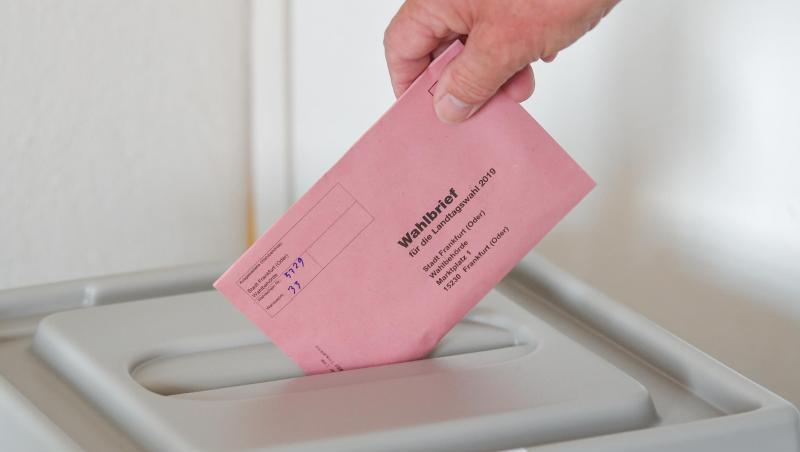 Am Sonntag wird in Brandenburg und Sachsen ein neues Parlament gewählt. Am Sonntag wird in Brandenburg und Sachsen ein neues Parlament gewählt.