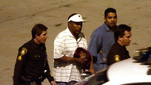 O.J.Simpson auf dem Weg ins Gefängnis O.J.Simpson auf dem Weg ins Gefängnis
