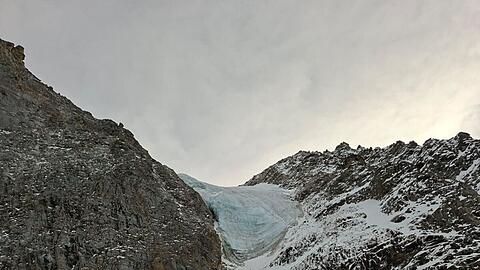 Die Urlauber wurden beim Aufstieg zur mehr als 3.500 Meter hohen Vertainspitze von der Schneelawine erfasst.