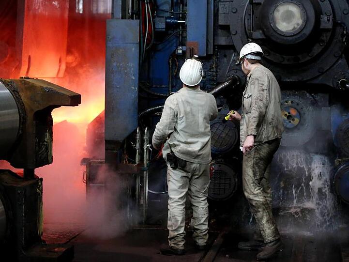 ThyssenKrupp will in den kommenden drei Jahren 6000 Stellen streichen, davon 4000 in Deutschland.