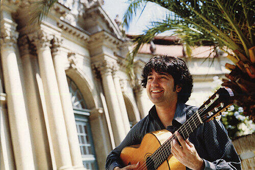 Organisiert und spielt auch selbst: Gitarrist Stefan Grasse.