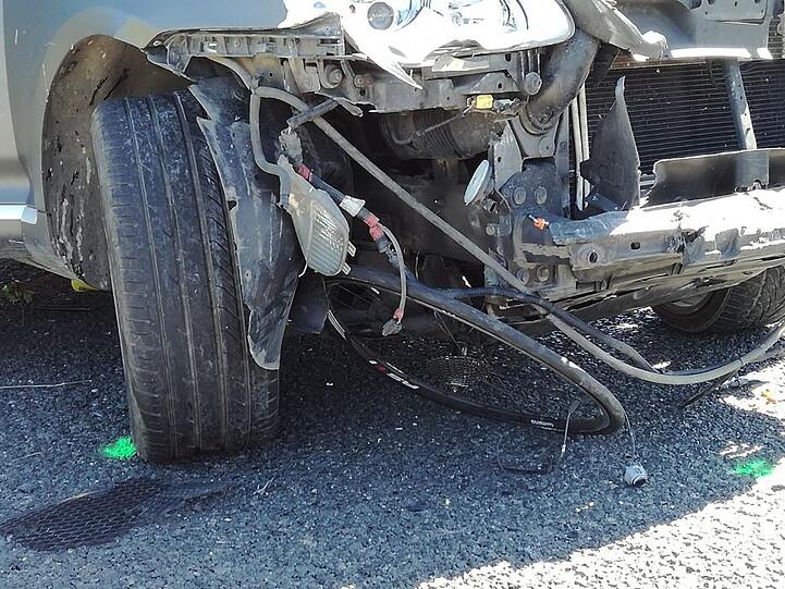 Am Donnerstag fuhr ein Porsche Cayenne in eine Gruppe deutscher Radfahrer. Neun Menschen wurden teils schwer verletzt.