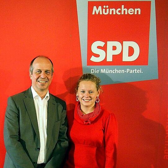 Ralf Mattes mit Stefanie Krammer (JuSos München) bei der Europakonferenz der Münchner SPD.