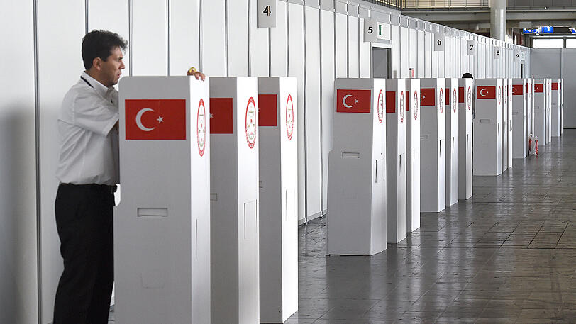Zwei Wahllokale stehen wahlberechtigten Türken in Bayern zur Verfügung.