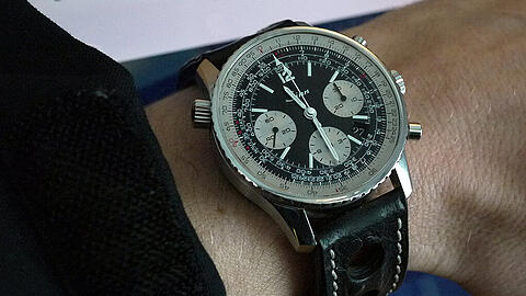 Ein Dieb riss dem Münchner Manager die teure Uhr vom Handgelenk und flüchtete anschließend. (Symbolbild)