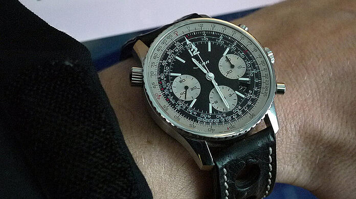 Ein Dieb riss dem Münchner Manager die teure Uhr vom Handgelenk und flüchtete anschließend. (Symbolbild)