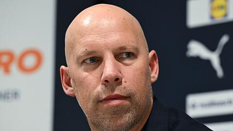 DHB-Sportvorstand Axel Kromer freut sich über die Unterstützung des Kanzlers.