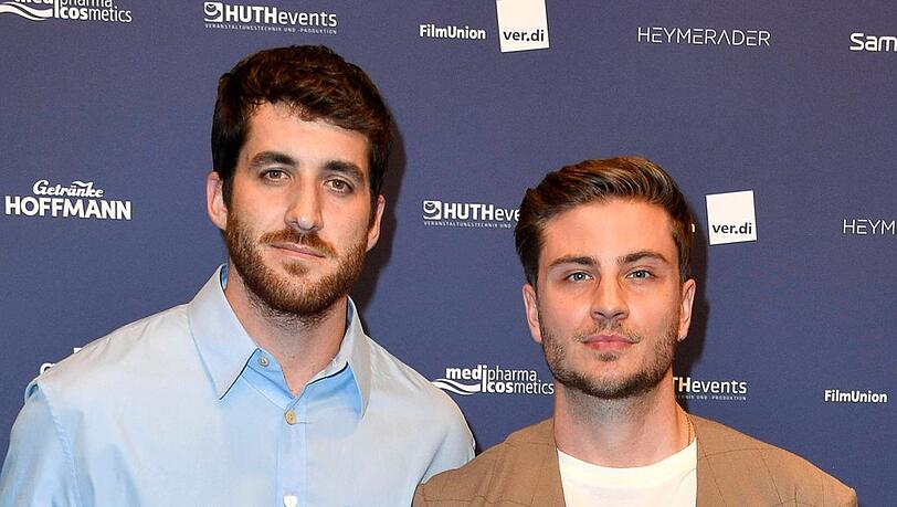 Felix Kruck (l.) und Jannik Sch&uuml;mann machten ihre Beziehung Ende 2020 &ouml;ffentlich.