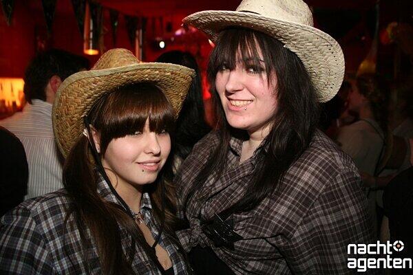 So heiß war der Fasching 2012 in den Münchner Clubs. Die Partybilder...