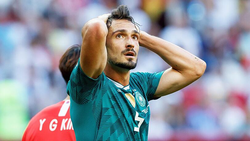 Zockten die Kicker um Mats Hummels und Co. zu lange an der PlayStation? Möglich wär's! Zockten die Kicker um Mats Hummels und Co. zu lange an der PlayStation? Möglich wär's!