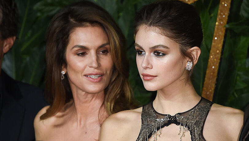 Cindy Crawford (l.) und Tochter Kaia Gerber (r.) sollen ein enges Verhältnis haben Cindy Crawford (l.) und Tochter Kaia Gerber (r.) sollen ein enges Verhältnis haben