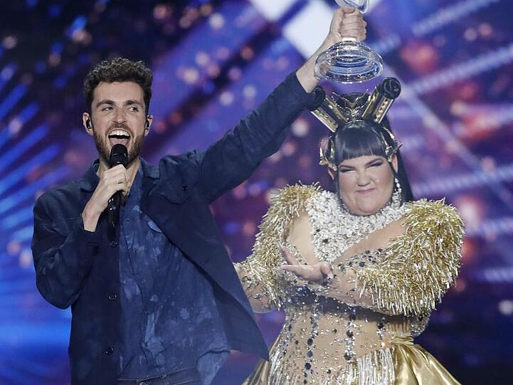 Duncan Laurence mit Vorjahressiegerin Netta Barzilai anch dem Finale.