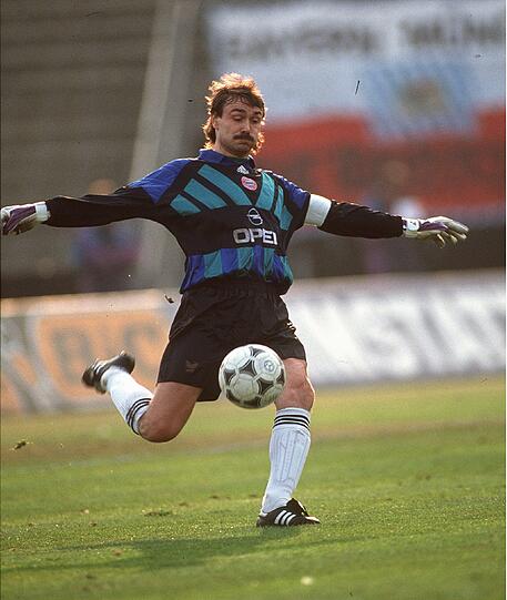 Raimond Aumann verdrängte Jean-Marie Pfaff 1988 und musste seinen Platz im Tor erst 1994 räumen.