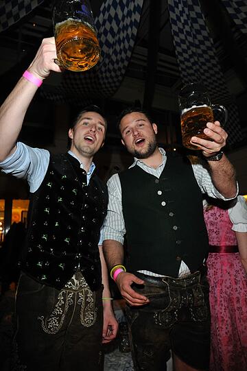 "Ozapft is'" - sehen Sie hier die Bilder der Wiesn-Halbzeitsause im Franziskaner...