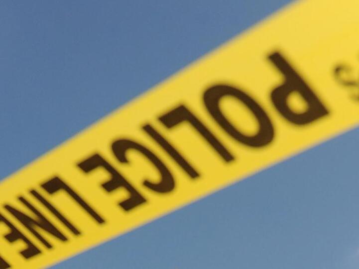 Laut der Polizei ist der tote Mann zufällig in der Tiefkühltruhe entdeckt worden.