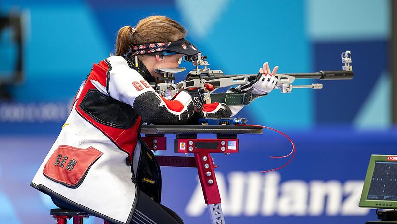 Zweites Gold für Schützin Natascha Hiltrop mit dem Kleinkalibergewehr.