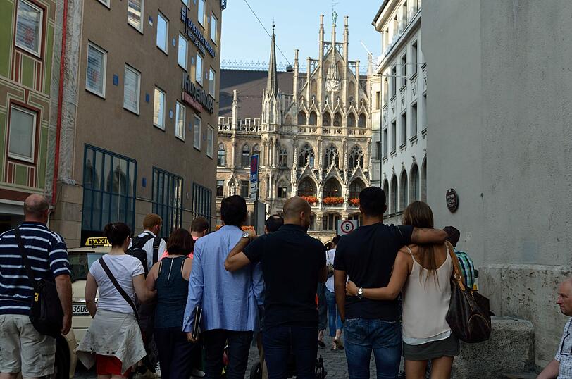 Alcantara beim FC Bayern: Thiago: Hier bummelt er mit Julia durch München - FC Bayern - Abendzeitung München
