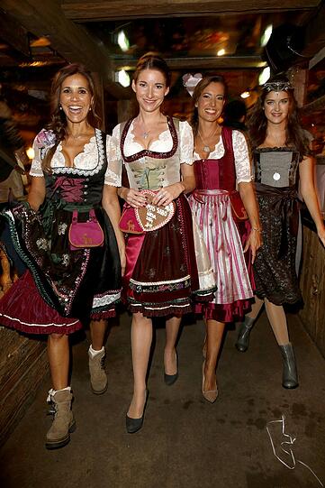 Fesches Quartett: Karen Webb, Sophie Wepper, TV-Moderatorin Kim Heinzelmann und Model Marie Nasemann.