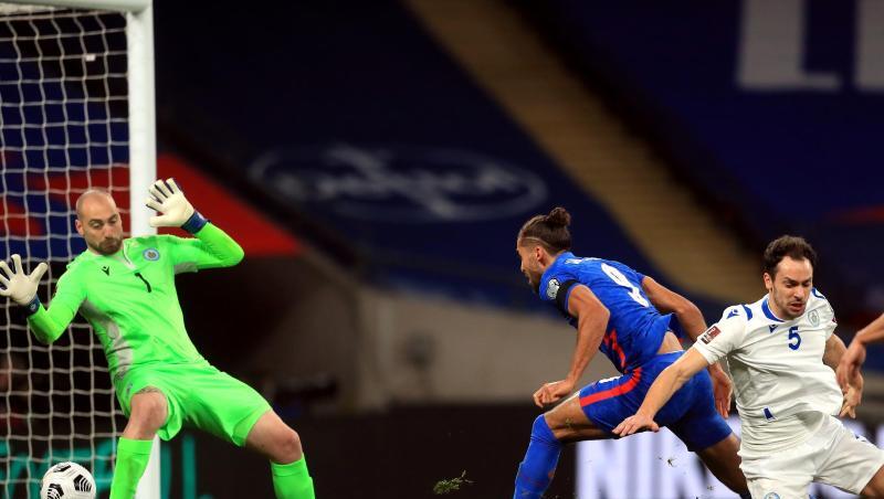 Der Engländer Dominic Calvert-Lewin (M.) trifft gegen San Marino zum 2:0. Der Engländer Dominic Calvert-Lewin (M.) trifft gegen San Marino zum 2:0.