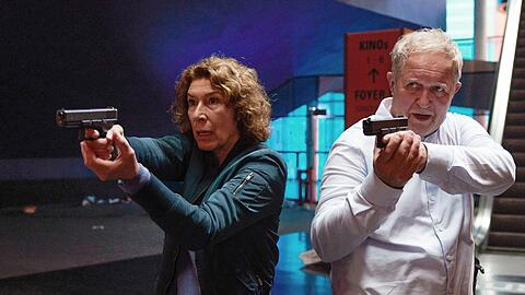 "Tatort: Azra": Moritz Eisner (Harald Krassnitzer) und Bibi Fellner (Adele Neuhauser) im Einsatz.