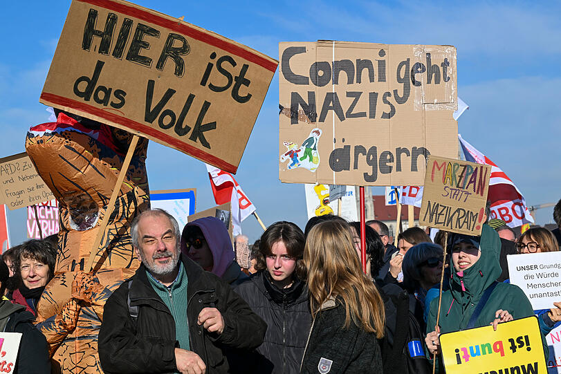 Sogar ein T-Rex war dabei.