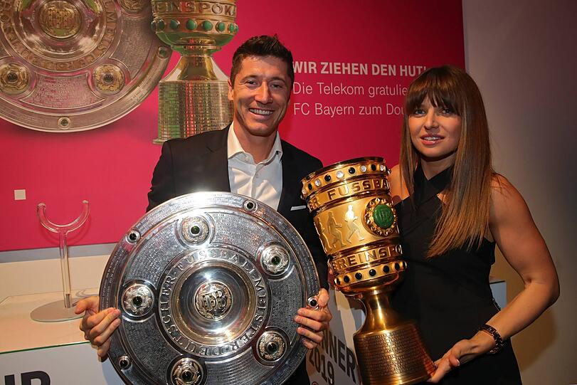 Robert Lewandowski mit seiner Frau Anna