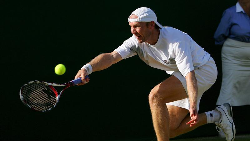 Mit 32 unter den letzten Acht: Rainer Schüttler trifft im Viertelfinale auf Arnaud Clement (Frankreich). Mit 32 unter den letzten Acht: Rainer Schüttler trifft im Viertelfinale auf Arnaud Clement (Frankreich).