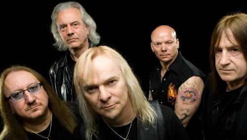 Hard Rock hält eben doch irgendwie jung: Mick Box und Bernie Shaw (unten v. li.) mit der Band Uriah Heep, die am 15. Oktober in Nürnberg spielt . Hard Rock hält eben doch irgendwie jung: Mick Box und Bernie Shaw (unten v. li.) mit der Band Uriah Heep, die am 15. Oktober in Nürnberg spielt .