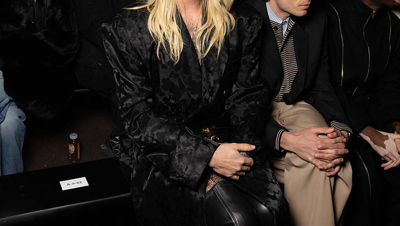 Bill Kaulitz bei der Paris Fashion Week. Seine Reise in die französische Haupstadt verlief nicht problemlos. Bill Kaulitz bei der Paris Fashion Week. Seine Reise in die französische Haupstadt verlief nicht problemlos.