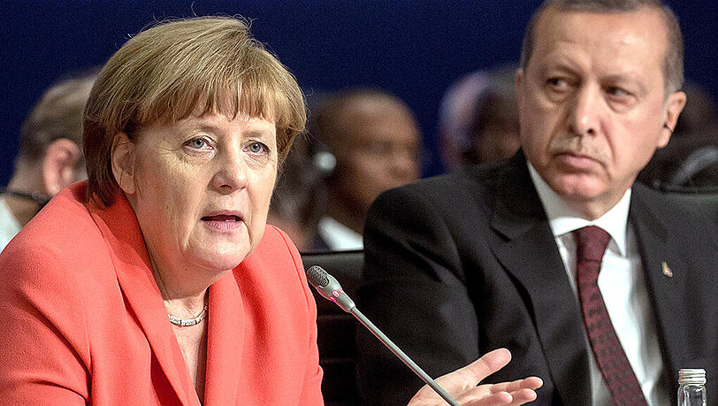 Angela Merkel verurteilte die beleidigenden Worte des türkischen Präsidenten als "nicht nachvollziehbar". Angela Merkel verurteilte die beleidigenden Worte des türkischen Präsidenten als "nicht nachvollziehbar".