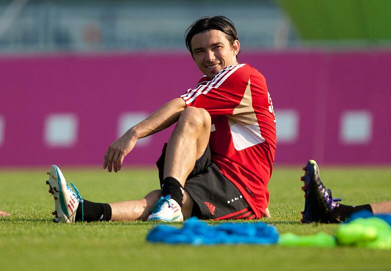 Bayern Training mit Spezial-Gast Uli Hoeneß: Die Bilder vom Gardasee
