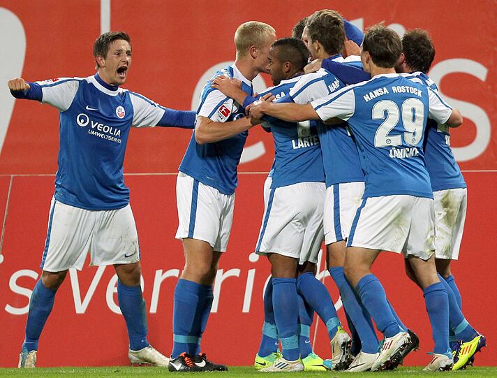 Für die Rostocker ist der erste Sieg im elften Spiel perfekt.