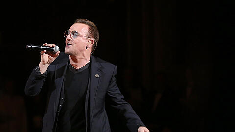 Auf der Bühne ist Bono Sänger, doch privat greift er auch gern zur Gitarre