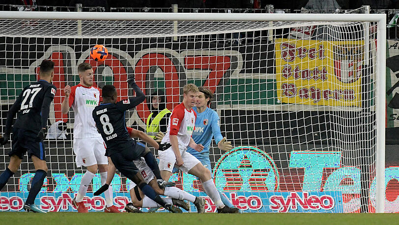 Der Joker sticht: Berlins Salomon Kalou (Nummer 8) erzielt das Tor zum 1:1. Der Joker sticht: Berlins Salomon Kalou (Nummer 8) erzielt das Tor zum 1:1.