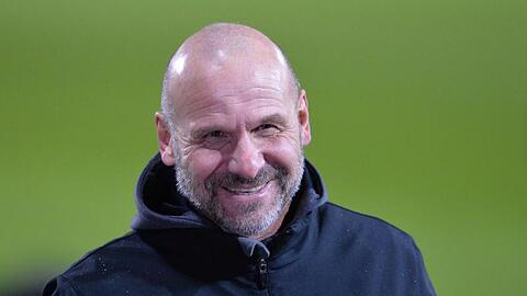 Würzburg Trainer Bernhard Trares.