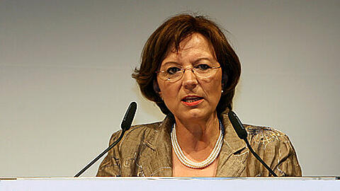 Bayerns Sozialministerin Emilia Müller außerte sich zu den Flüchtlingszahlen in Bayern. (Archivbild)