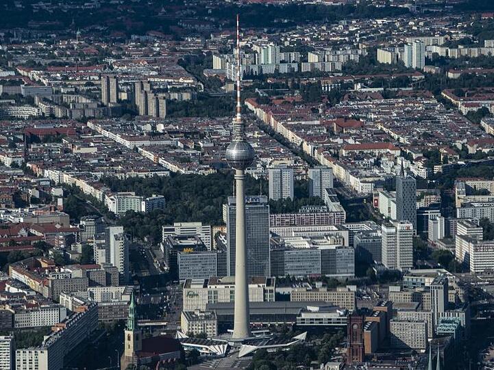 Der Fernsehturm in Berlin.